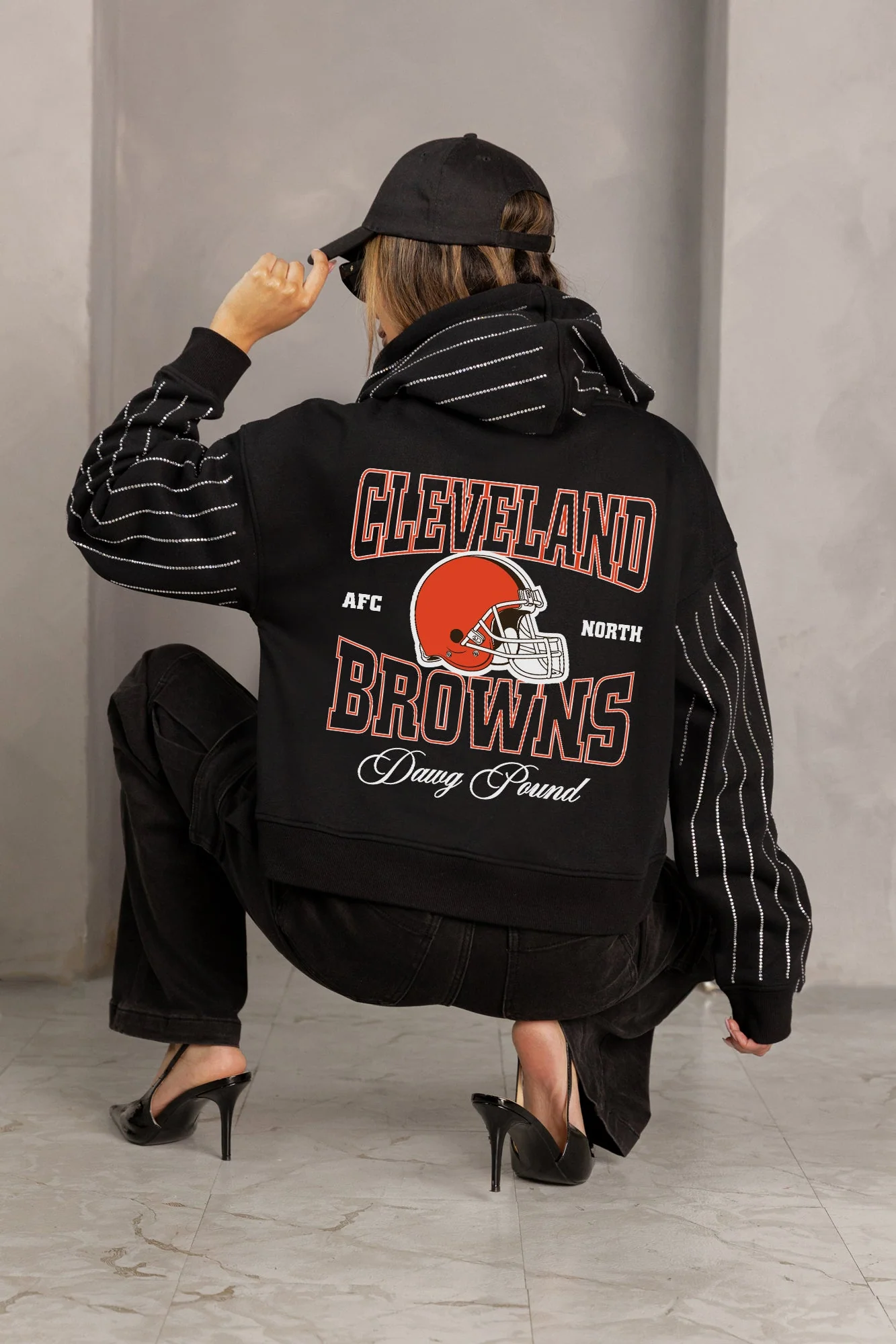 CLEVELAND BROWNS EYES ON THE PRIZE RHINESTUD STRIPE ZIP HOODIE