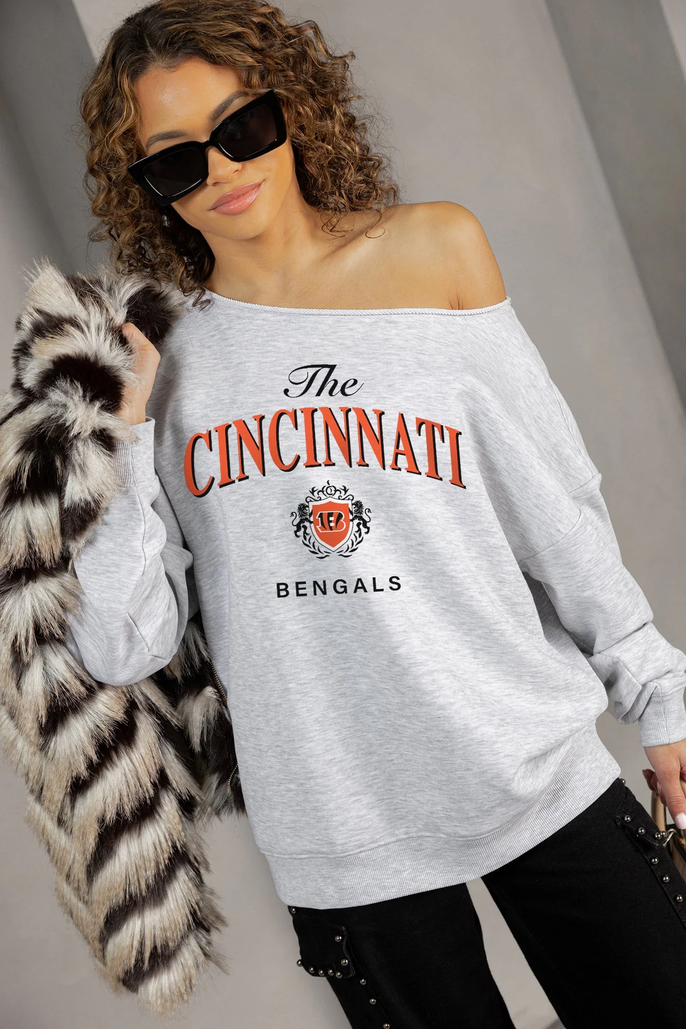 CINCINNATI BENGALS OFFSIDES ENERGY RELAXED OFF-SHOULDER TOP