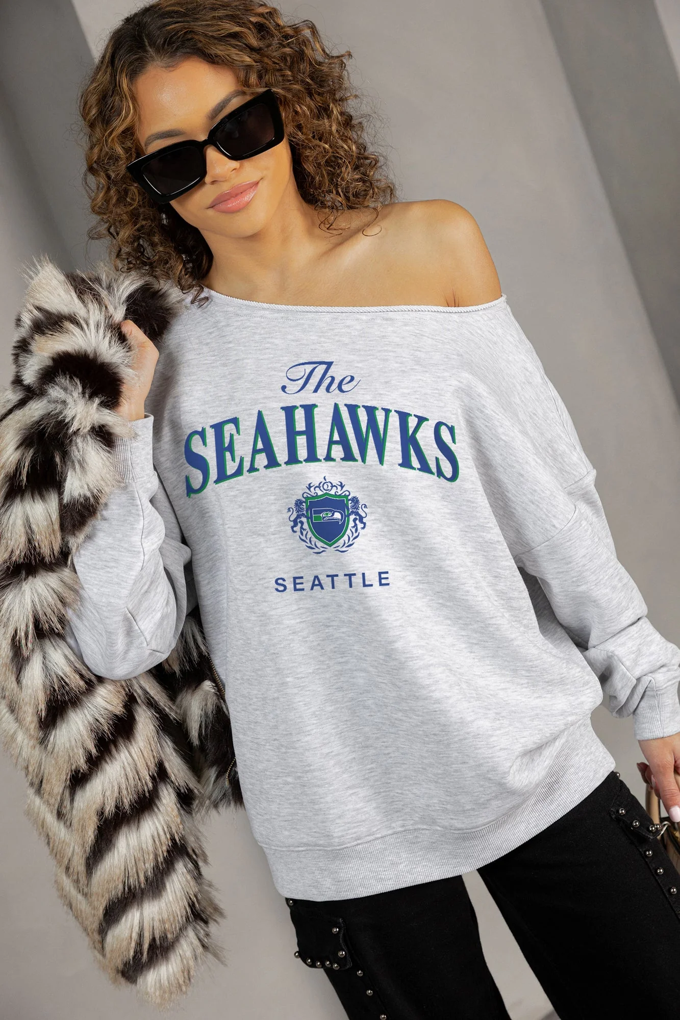 SEATTLE SEAHAWKS OFFSIDES ENERGY RELAXED OFF-SHOULDER TOP