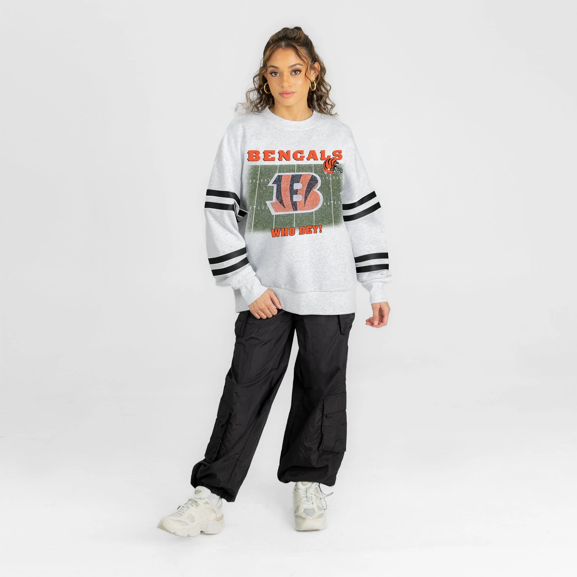 CINCINNATI BENGALS OFF THE GRID STRIPE SLEEVE CREWNECK SWEATSHIRT 7 CINCINNATI BENGALS OFF THE GRID STRIPE SLEEVE CREWNECK SWEATSHIRT