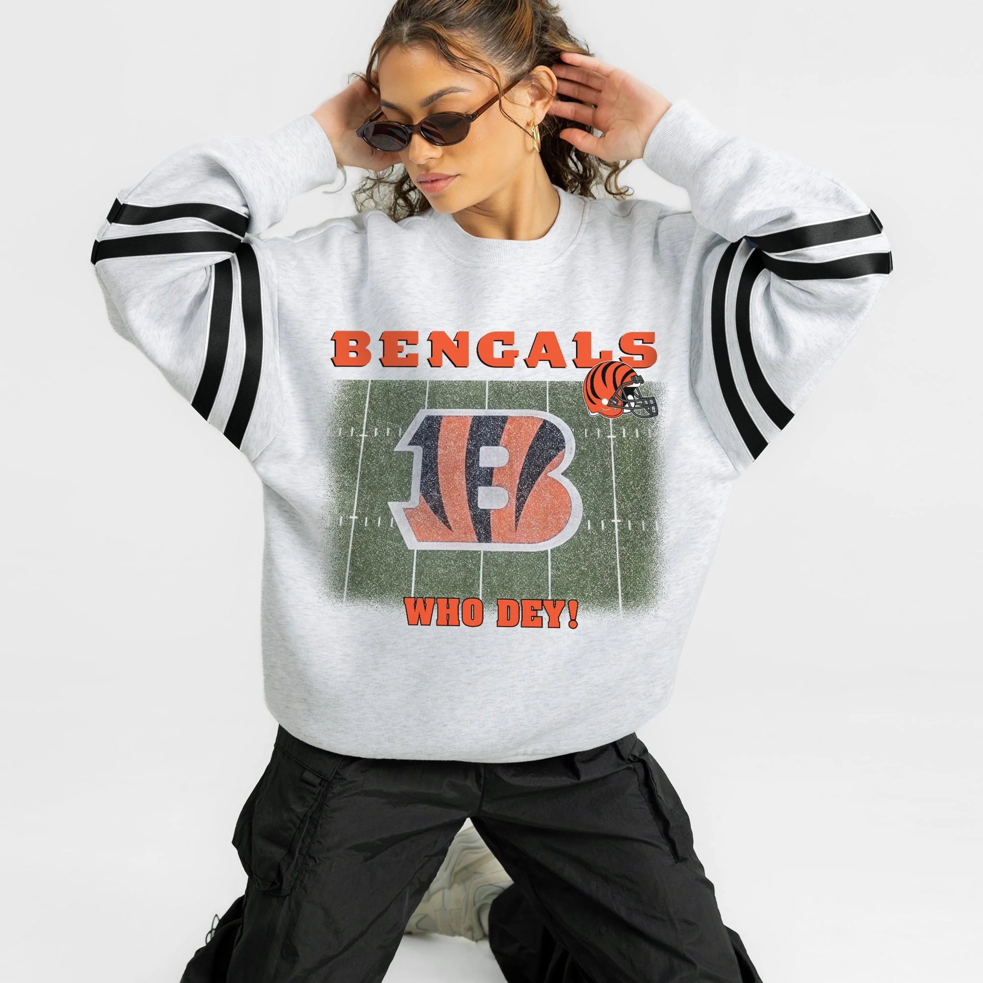 CINCINNATI BENGALS OFF THE GRID STRIPE SLEEVE CREWNECK SWEATSHIRT 8 CINCINNATI BENGALS OFF THE GRID STRIPE SLEEVE CREWNECK SWEATSHIRT