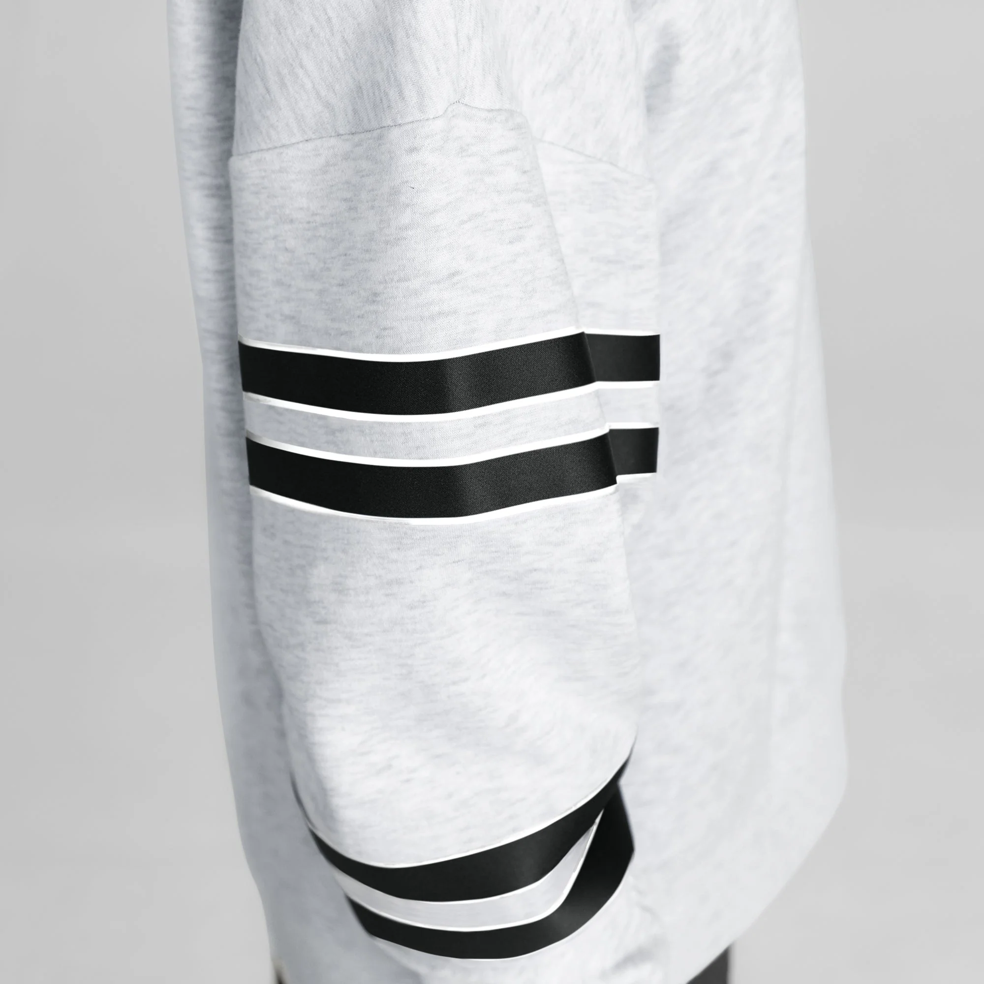CINCINNATI BENGALS OFF THE GRID STRIPE SLEEVE CREWNECK SWEATSHIRT 9 CINCINNATI BENGALS OFF THE GRID STRIPE SLEEVE CREWNECK SWEATSHIRT