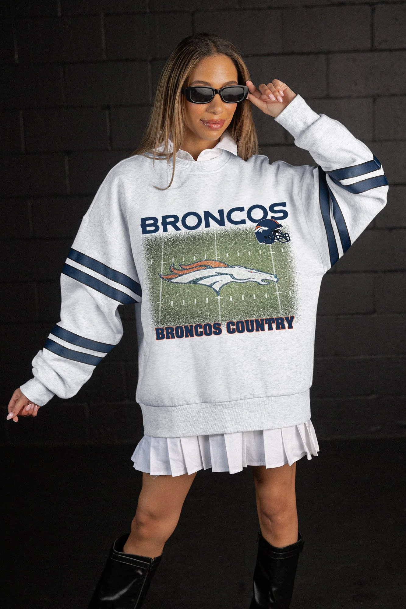 DENVER BRONCOS OFF THE GRID STRIPE SLEEVE CREWNECK SWEATSHIRT