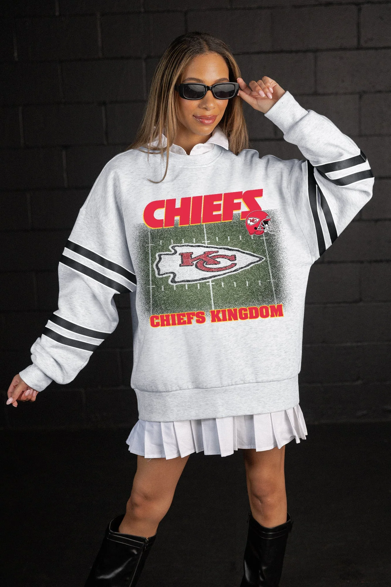 KANSAS CITY CHIEFS OFF THE GRID STRIPE SLEEVE CREWNECK SWEATSHIRT