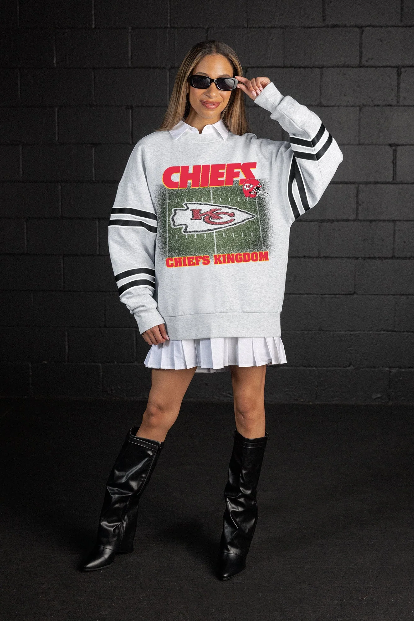 KANSAS CITY CHIEFS OFF THE GRID STRIPE SLEEVE CREWNECK SWEATSHIRT