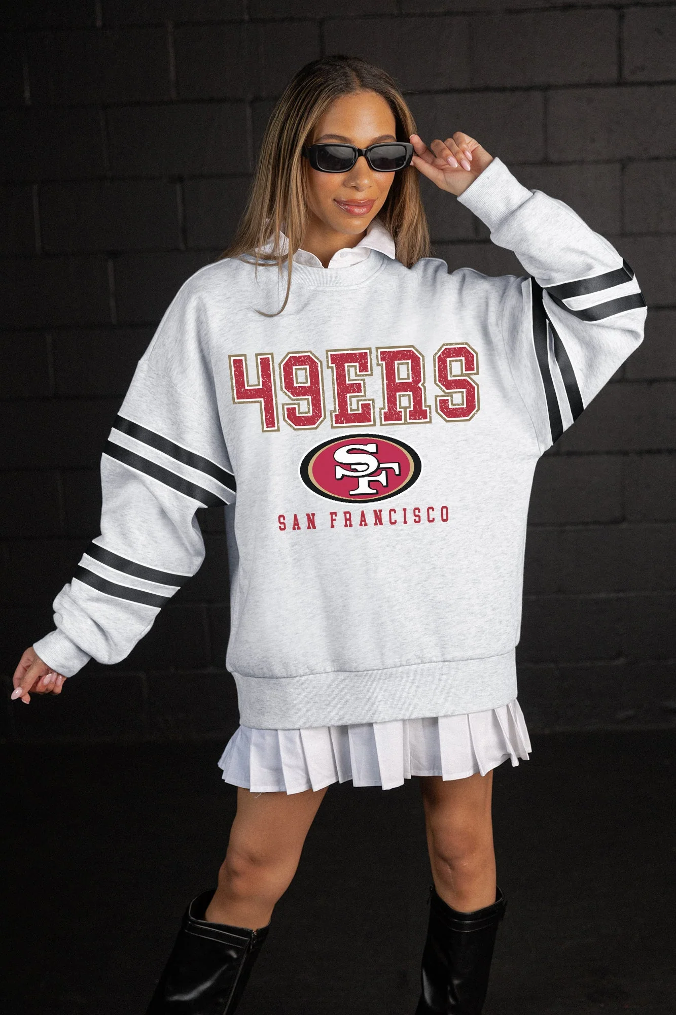 SAN FRANCISCO 49ERS STADIUM STRIPES VARSITY STRIPE SLEEVE CREWNECK SWEATSHIRT