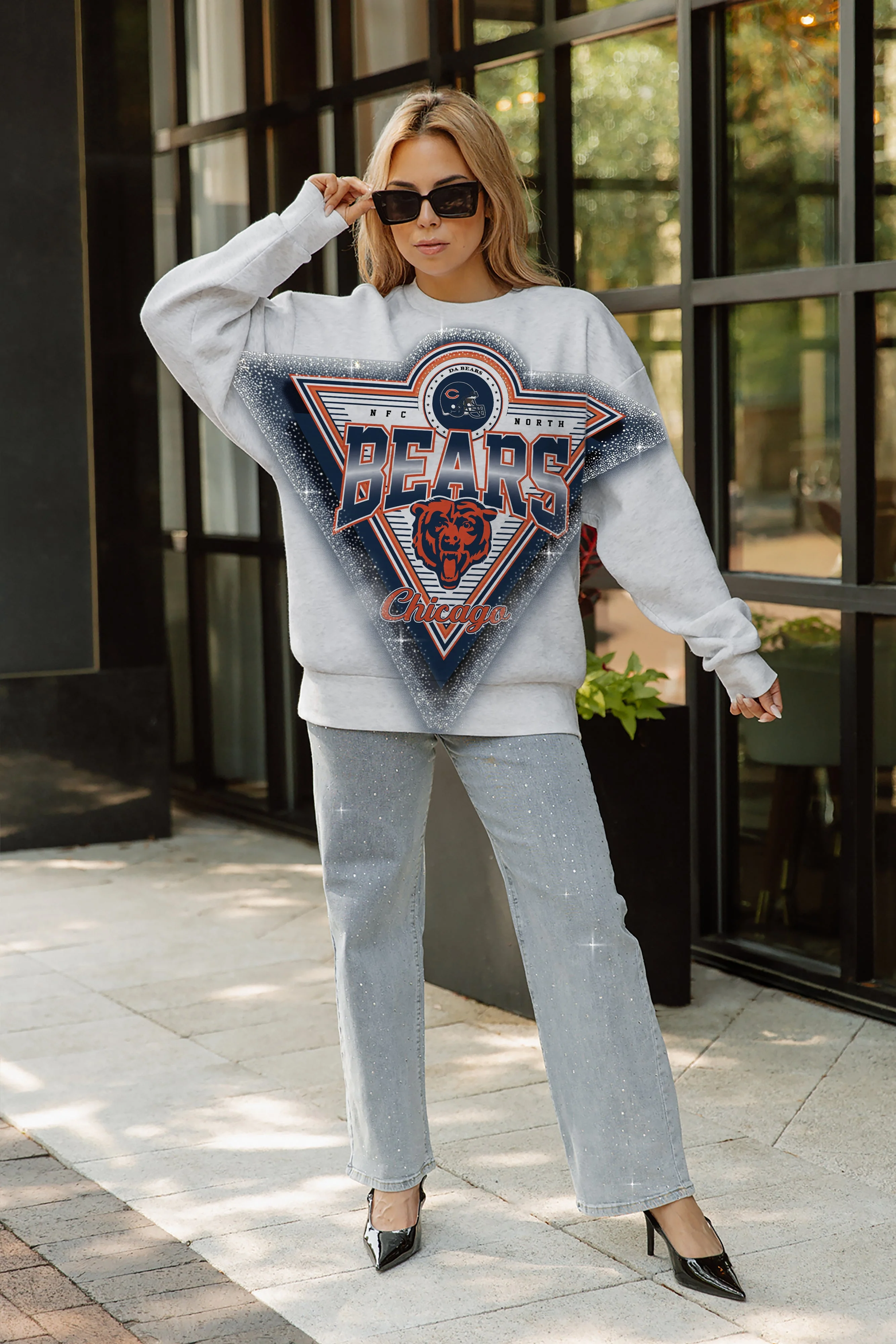 CHICAGO BEARS CHASING VICTORY RHINESTONE SPRAY PREMIUM CREWNECK SWEATSHIRT