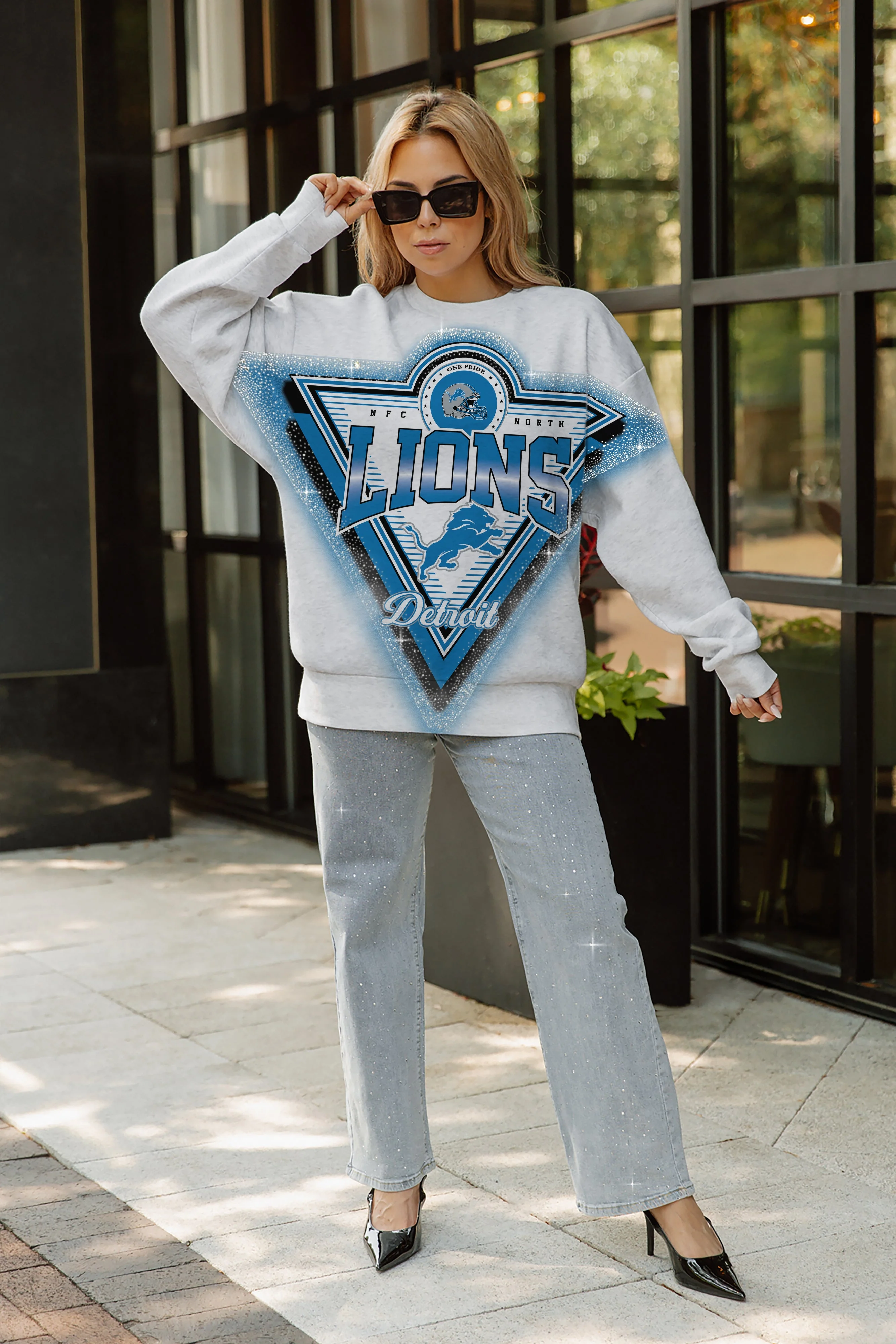DETROIT LIONS CHASING VICTORY RHINESTONE SPRAY PREMIUM CREWNECK SWEATSHIRT