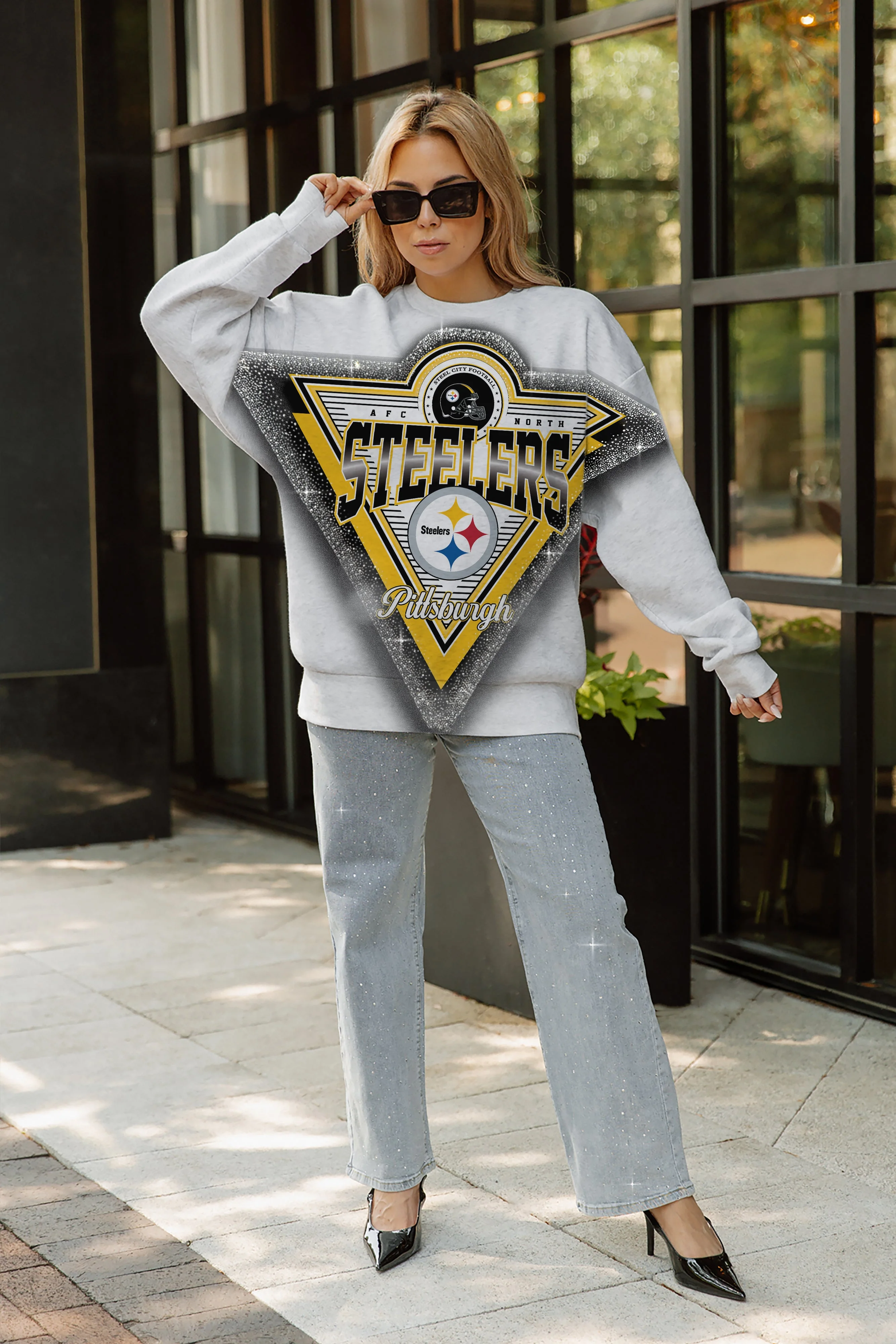 PITTSBURGH STEELERS CHASING VICTORY RHINESTONE SPRAY PREMIUM CREWNECK SWEATSHIRT