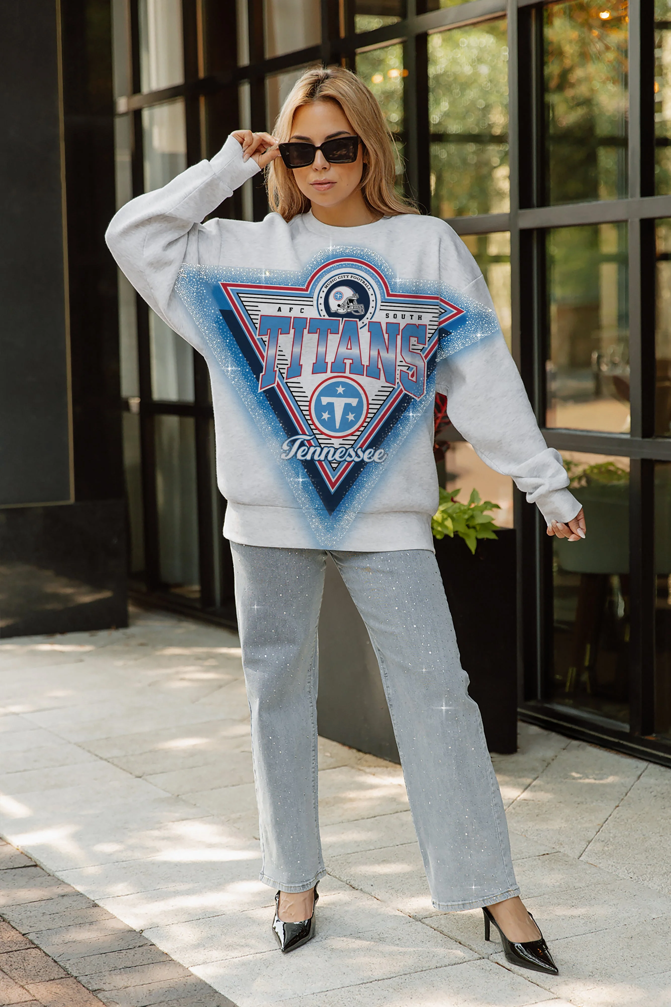 TENNESSEE TITANS CHASING VICTORY RHINESTONE SPRAY PREMIUM CREWNECK SWEATSHIRT