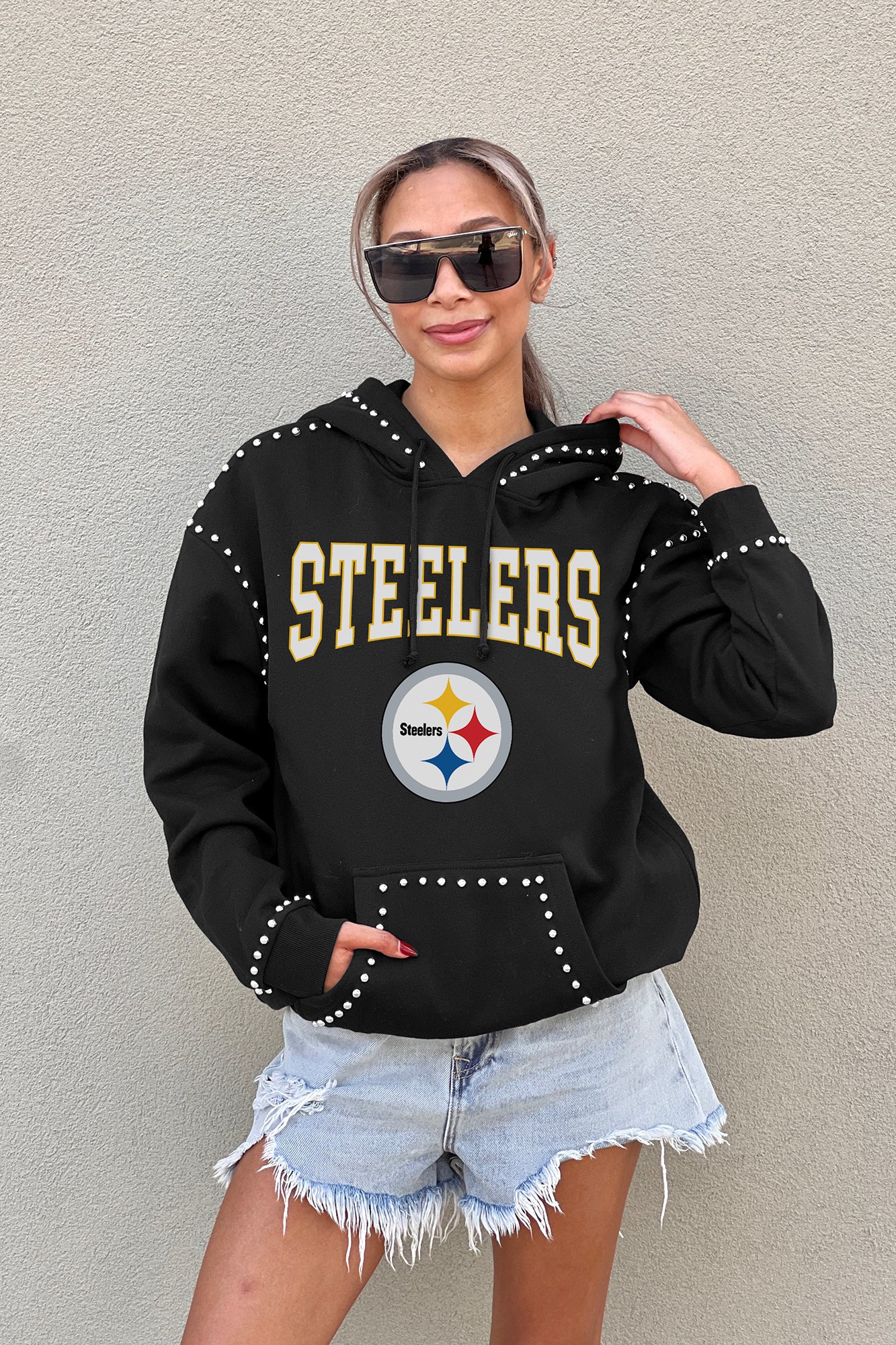 PITTSBURGH STEELERS Catch the Vibe Studded Detail Hoodie 3 PITTSBURGH STEELERS Catch the Vibe Studded Detail Hoodie
