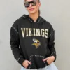 MINNESOTA VIKINGS Catch the Vibe Studded Detail Hoodie 11 MINNESOTA VIKINGS Catch the Vibe Studded Detail Hoodie